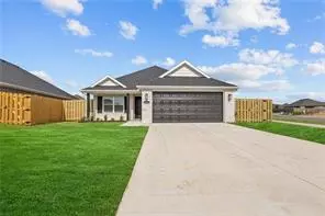 1215 Winifred Ave, Lowell, AR 72745