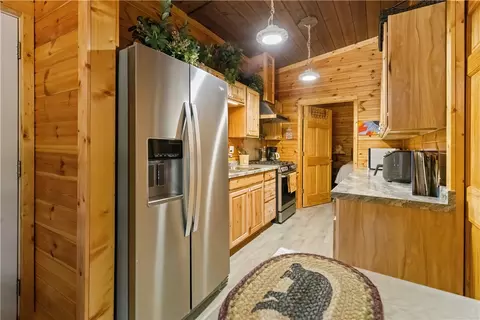 Kitchen - 488 Nc 3990, Jasper, AR 72641 photo 1 of 3