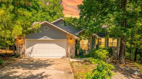 27 Quantock Hills Dr, Bella Vista, AR 72715