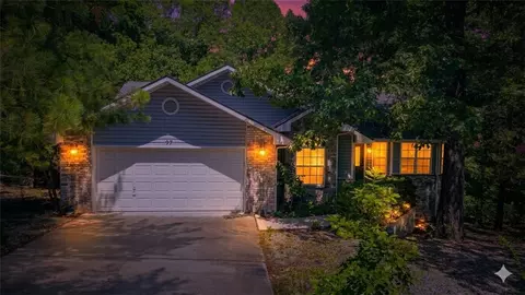 27 Quantock Hills Dr, Bella Vista, AR 72715