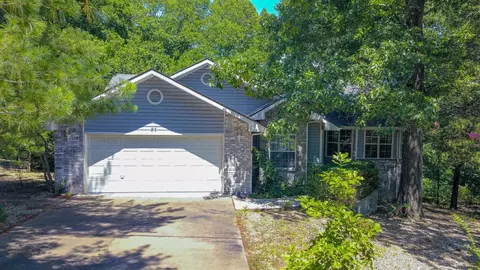 27 Quantock Hills Dr, Bella Vista, AR 72715
