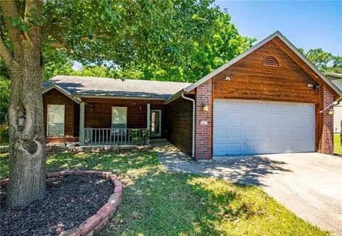 1857 N Albany Ln, Fayetteville, AR 72704
