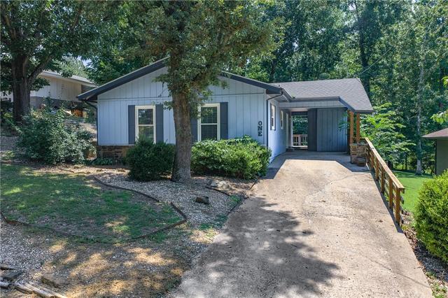 1 Blandford Ln, Bella Vista, AR 72715