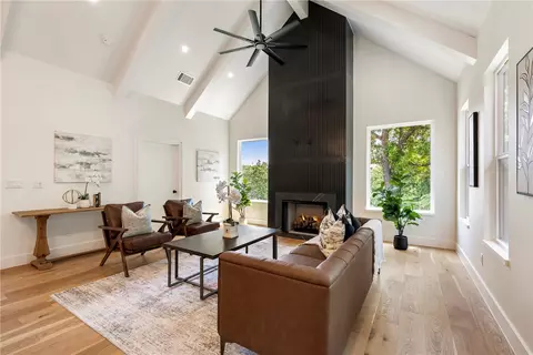 Living - 8913 Anew Rd, Rogers, AR 72756 photo 1 of 4