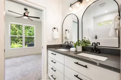 Bath - 8913 Anew Rd, Rogers, AR 72756 photo 8 of 8