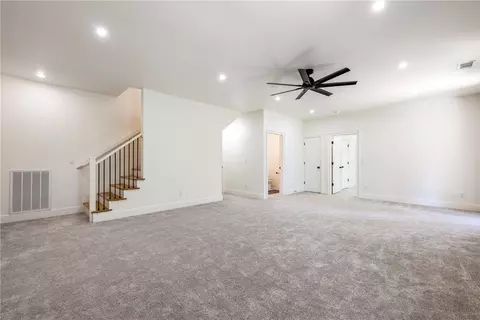 Living - 8913 Anew Rd, Rogers, AR 72756 photo 3 of 4