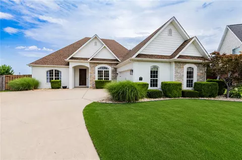 5087 S Strathmore Station Dr, Rogers, AR 72758