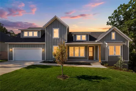 23 Dunvegan Dr, Bella Vista, AR 72715