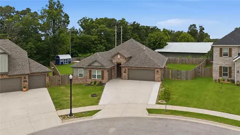3800 SW Pinecrest Dr, Bentonville, AR 72713