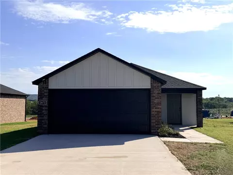 1873 Thelma St, Springdale, AR 72762