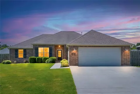 427 La Riata St, Farmington, AR 72730