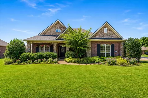 5603 Sombreado Rd, Fayetteville, AR 72703
