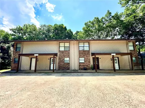 2101 N 2103 2105 2107 N East Oaks Dr, Fayetteville, AR 72703