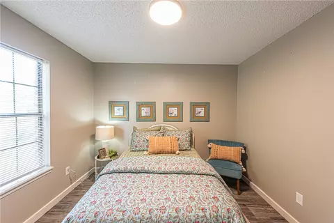 Bedroom - 1211 Walnut Pl, Elkins, AR 72727 photo 4 of 6