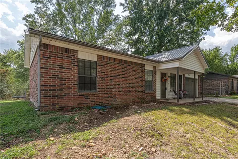 Exterior - 1211 Walnut Pl, Elkins, AR 72727 photo 2 of 4