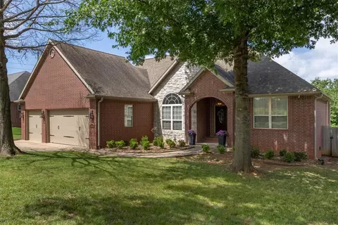 2023 Bridgeport Dr, Fayetteville, AR 72704