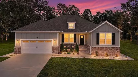 13 Worth Pl, Bella Vista, AR 72715
