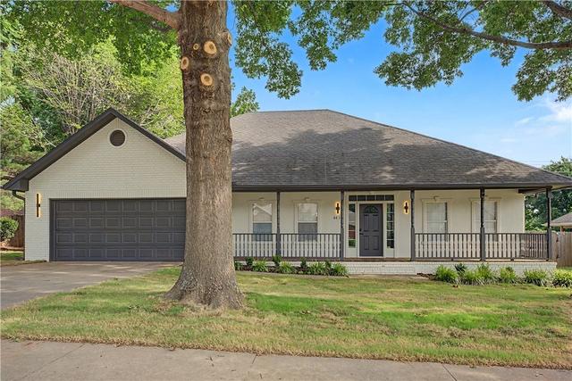 4414 W New Bridge Rd, Fayetteville, AR 72704