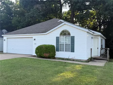 1301 Cresent St, Bentonville, AR 72712