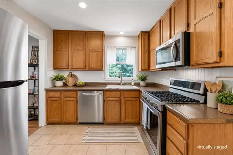Kitchen - 19630 Waldon Rd, Rogers, AR 72756 photo 1 of 1