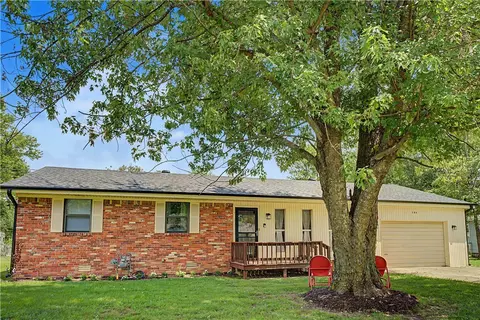 706 Lake Sequoyah Dr, Fayetteville, AR 72701