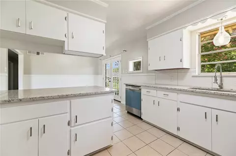 Kitchen - 2415 64th St, Fort Smith, AR 72903 photo 4 of 5