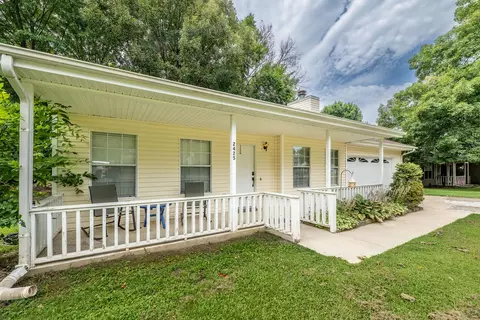2425 Megan Dr, Fayetteville, AR 72703