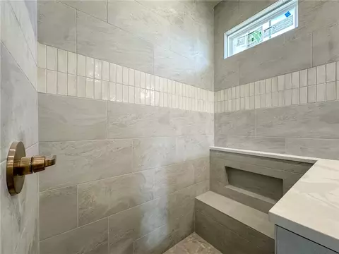 Bath - 6583 County Ave, Springdale, AR 72762 photo 2 of 5
