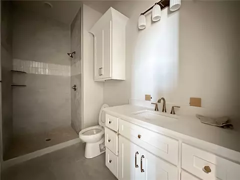Bath - 6583 County Ave, Springdale, AR 72762 photo 3 of 5