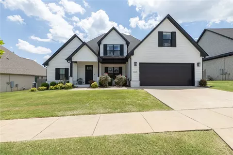 3445 E Galaxy Cir, Fayetteville, AR 72701