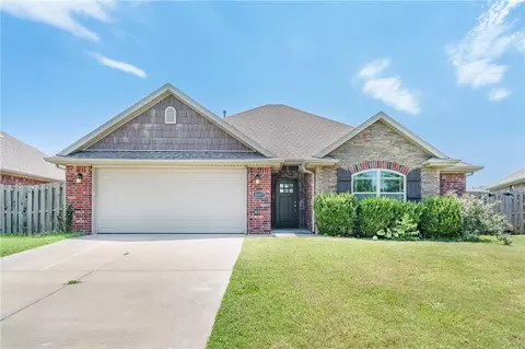 4457 W Wales Dr, Fayetteville, AR 72704