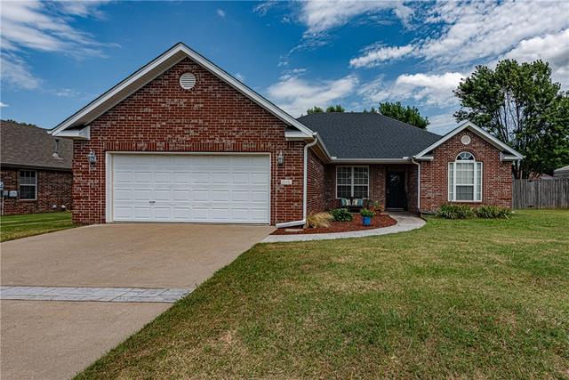 250 S Briarhill Dr, Farmington, AR 72730