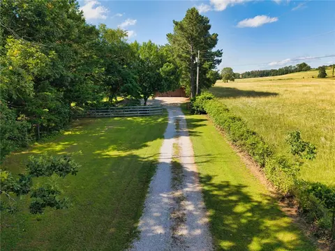Exterior - 21019 Carter Rd, West Fork, AR 72774 photo 2 of 12