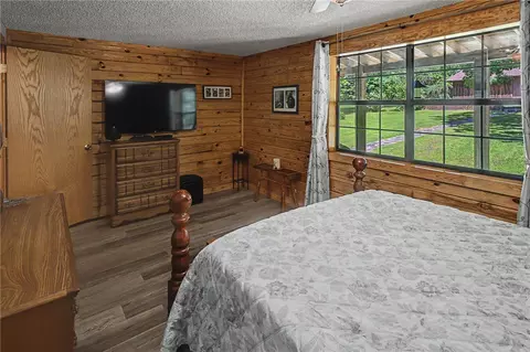 Bedroom - 21019 Carter Rd, West Fork, AR 72774 photo 3 of 6