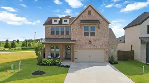 Exterior - 450 Fox Trl, Springdale, AR 72762 photo 2 of 6