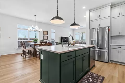 Kitchen - 450 Fox Trl, Springdale, AR 72762 photo 2 of 2
