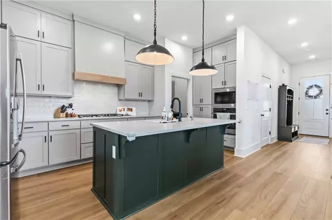 Kitchen - 450 Fox Trl, Springdale, AR 72762 photo 1 of 2
