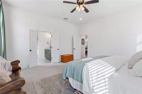 Bedroom - 450 Fox Trl, Springdale, AR 72762 photo 2 of 6