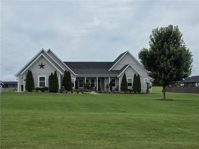 11985 Viney Grove Rd, Prairie Grove, AR 72753