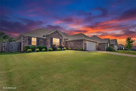 1369 N Pershing St, Fayetteville, AR 72704