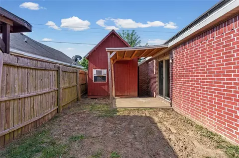 Exterior - 207 E Post Rd, Rogers, AR 72758 photo 8 of 8