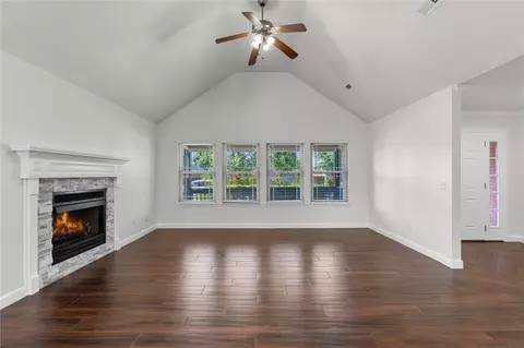 Living - 207 E Post Rd, Rogers, AR 72758 photo 3 of 5