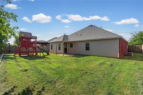 Exterior - 207 E Post Rd, Rogers, AR 72758 photo 5 of 8