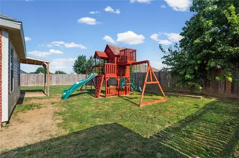 Exterior - 207 E Post Rd, Rogers, AR 72758 photo 4 of 8