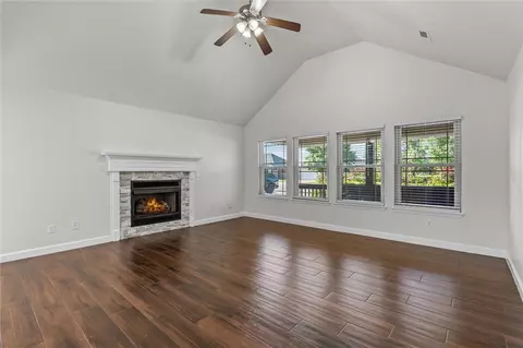 Living - 207 E Post Rd, Rogers, AR 72758 photo 4 of 5