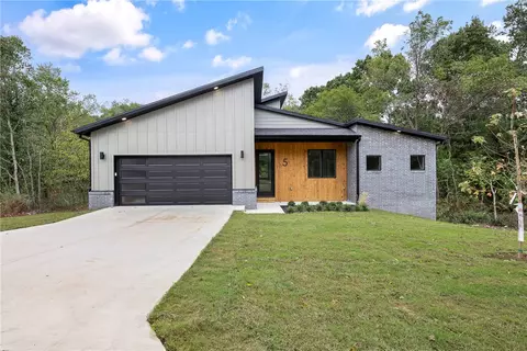 5 Queensferry Cir, Bella Vista, AR 72715