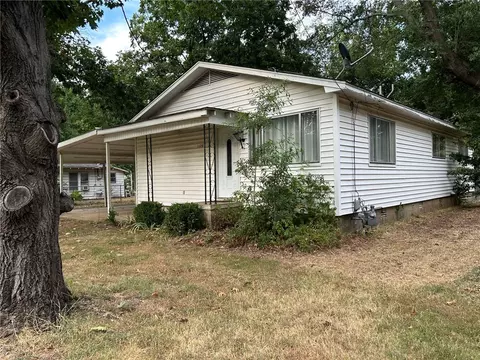 1126 N Detroit Ave, Russellville, AR 72801