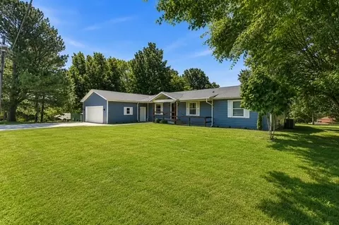 1114 Ridgeway Dr, Fayetteville, AR 72701