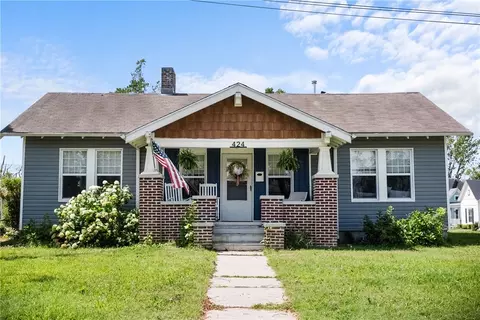 424 W Cedar St, Rogers, AR 72756