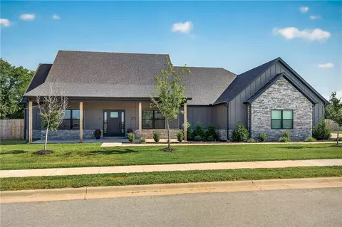 1900 Strong Ave, Pea Ridge, AR 72751